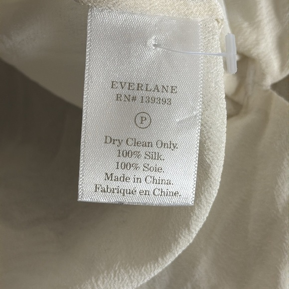 Everlanr Women's Ivory 100% Silk Button Down Blouse, size 0 - Picture 8 of 8